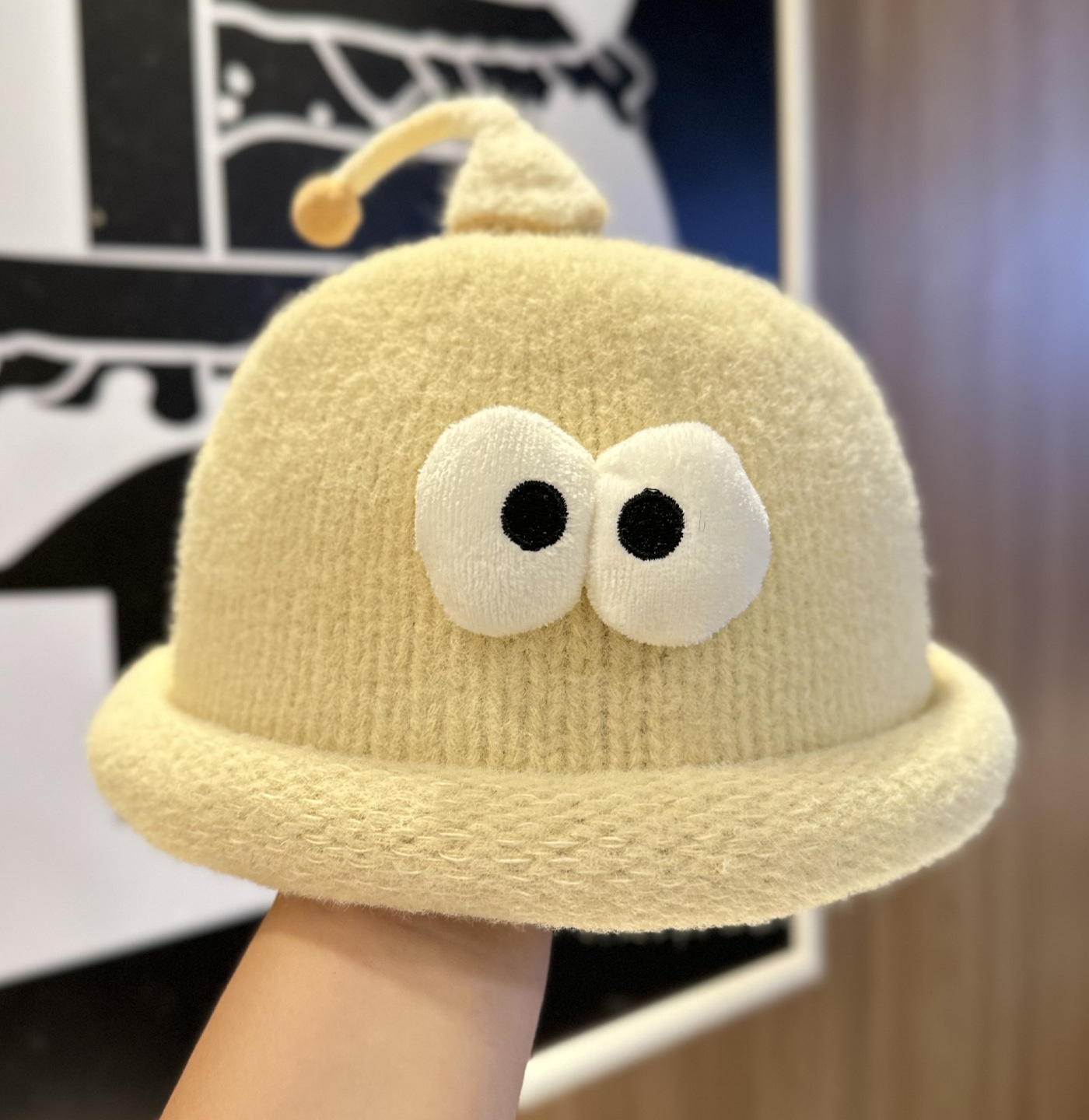 Playful Big-Eyed Garlic Knitte - Beanie Cuffed Knit recensione e prezzo